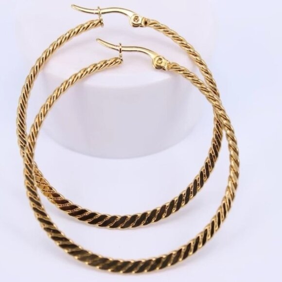 18K gold thin hoop earrings - Picture 1 of 4